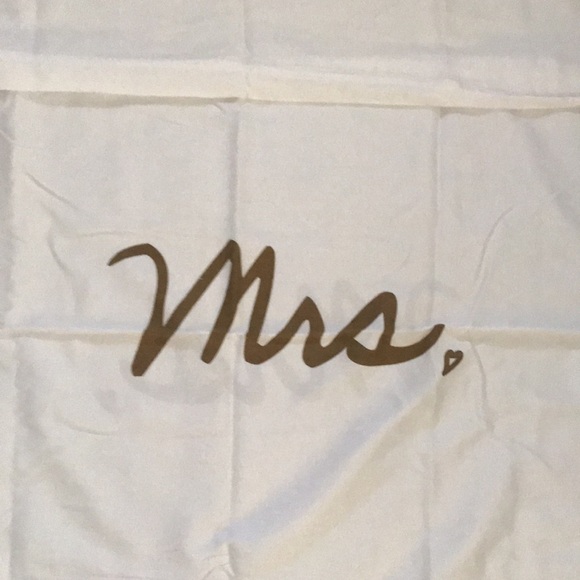 Faceplant Mr. & Mrs. Pillowcases - Picture 5 of 7